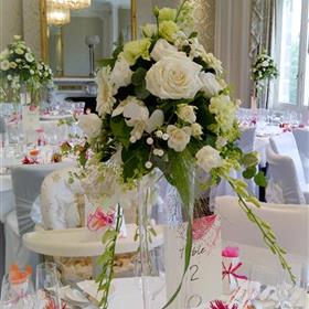 fwthumbVenue Decoration Table Centre White 1.jpg